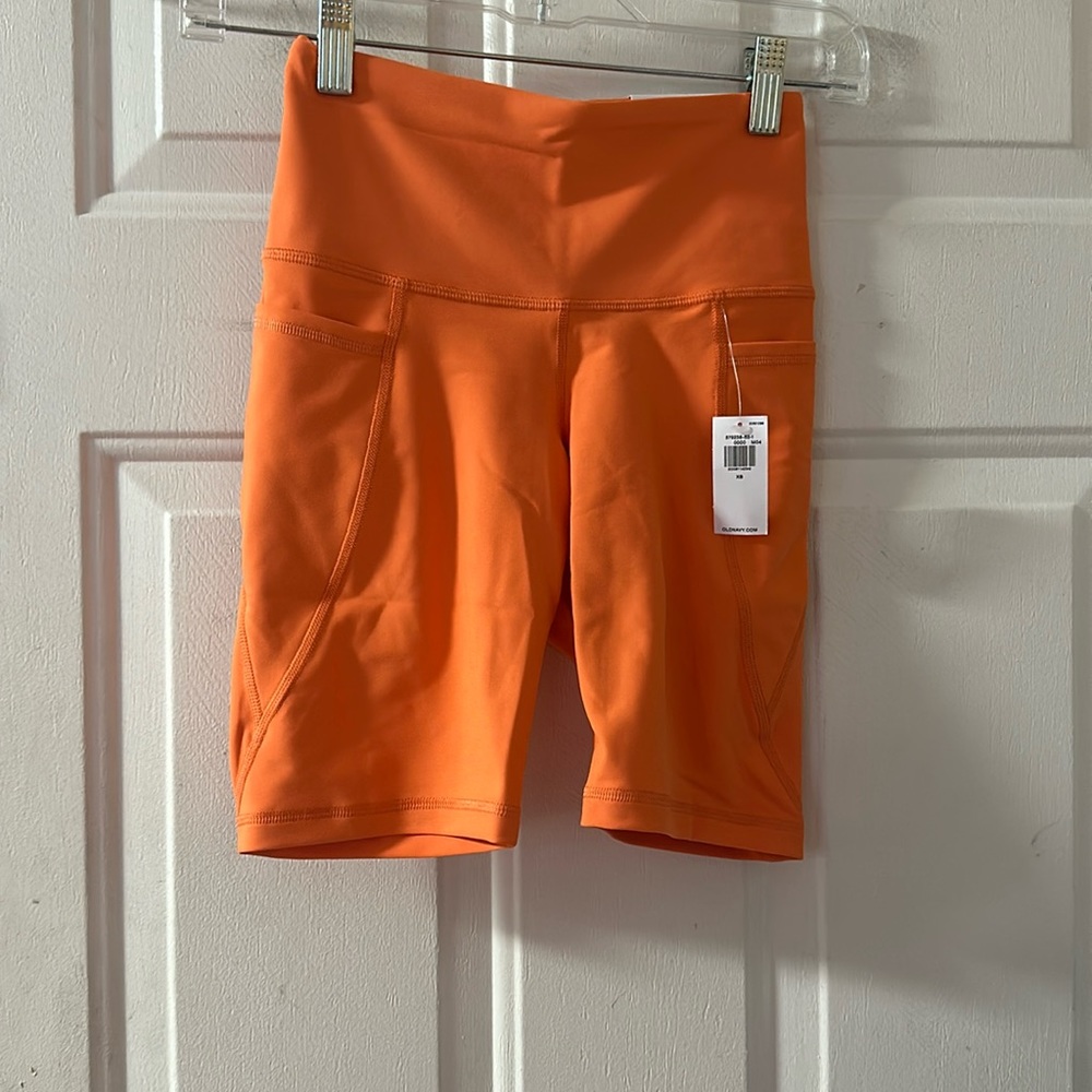 OLD NAVY HIGH RISE BIKE SHORT: 8 IN INSEAM: ORANGE: NEW WITH TAGS: SIZE XS